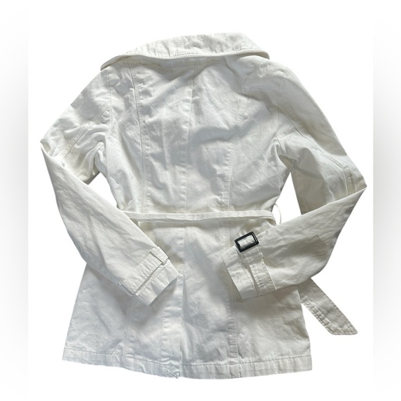 Guess white lightweight jacket, lined, button front, belted, Sz small - Picture 4 of 9
